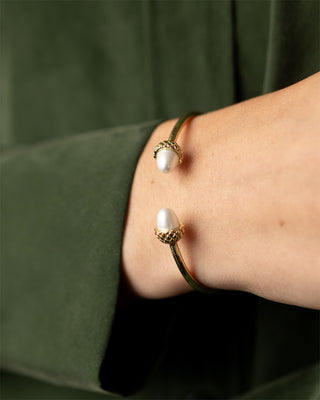 Acorn & Oak Bangle