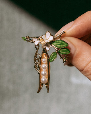 Peapod Brooch